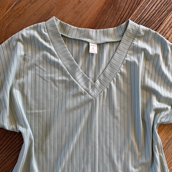 ROMWE Gray Ribbed Crop Top Relaxed Fit - Picture 2 of 7